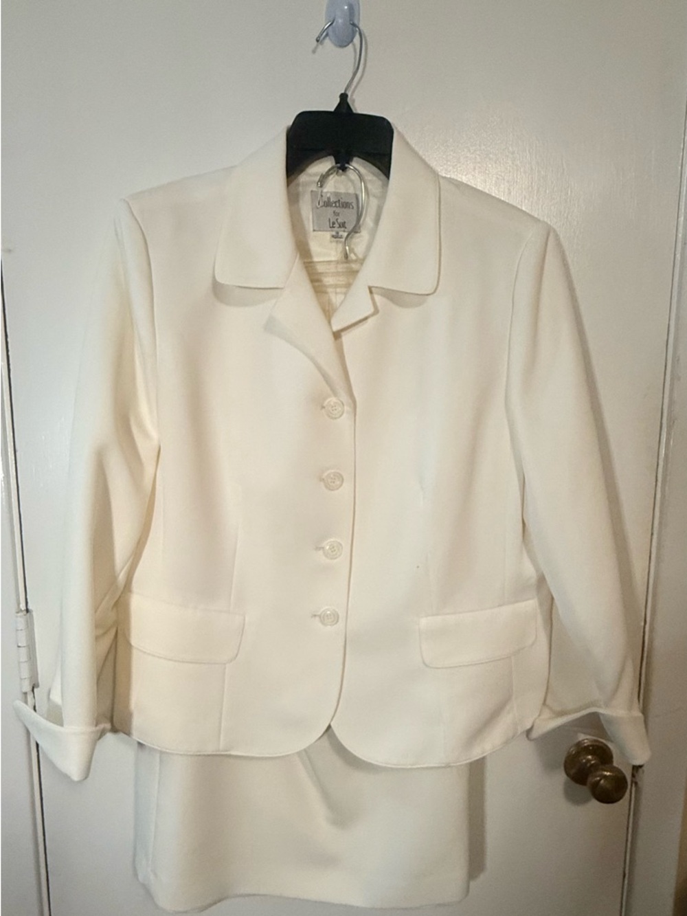 Le Suit Cream Tailored Women's Blazer & Skirt Set